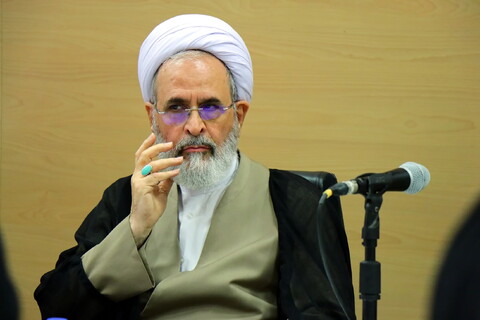 تصاویر / برگزاری کمیسیون در همایش یکصدمین سالگشت بازتأسیس حوزه علمیه قم