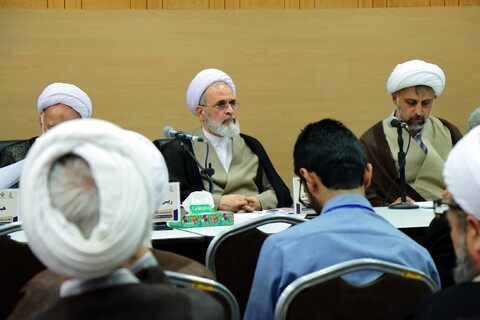 تصاویر / برگزاری کمیسیون در همایش یکصدمین سالگشت بازتأسیس حوزه علمیه قم