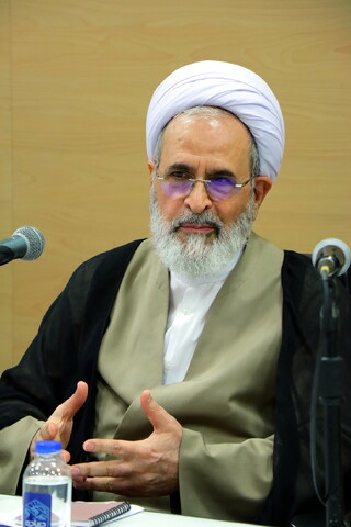 تصاویر / برگزاری کمیسیون در همایش یکصدمین سالگشت بازتأسیس حوزه علمیه قم