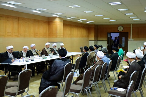 تصاویر / برگزاری کمیسیون در همایش یکصدمین سالگشت بازتأسیس حوزه علمیه قم