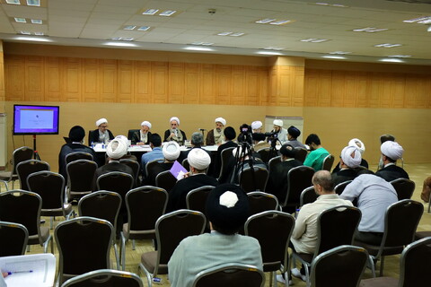 تصاویر / برگزاری کمیسیون در همایش یکصدمین سالگشت بازتأسیس حوزه علمیه قم