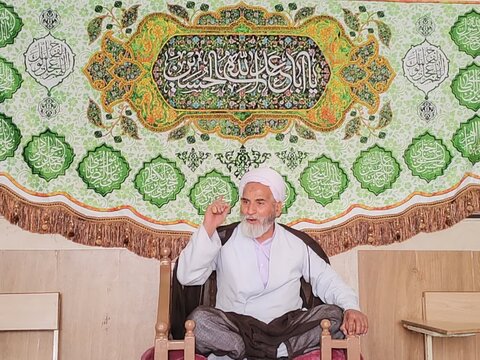 تصاویر/ درس اخلاق و آئین تجلیل از اساتید مدرسه‌ علمیه المهدی(عج) آران و بیدگل