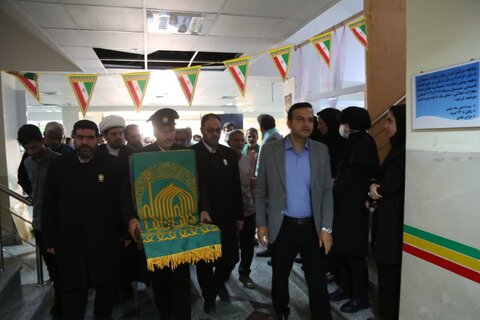 تصاویر/ عیادت خدام رضوی از بیماران در بیمارستان شهرستان دیر