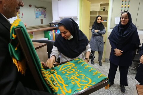 تصاویر/ عیادت خدام رضوی از بیماران در بیمارستان شهرستان دیر