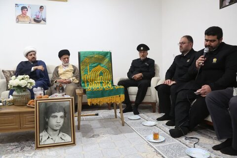 تصاویر/ دیدار خادمان امام رضا(ع) با خانواده شهید شاخص بسیج دانش آموزی کشور