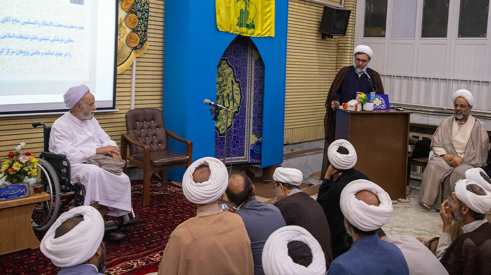 تکریم و تجلیل از استاد قرائتی / روستاآزاد: استاد شخصیتی ماندگار در تاریخ تبلیغ دینی و آموزش معارف اسلامی است