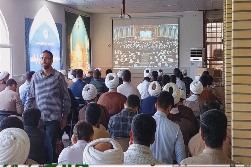 گردهمایی حوزویان کرمانشاه در همایش ملی یکصدمین سال باز تأسیس حوزه علمیه قم + عکس