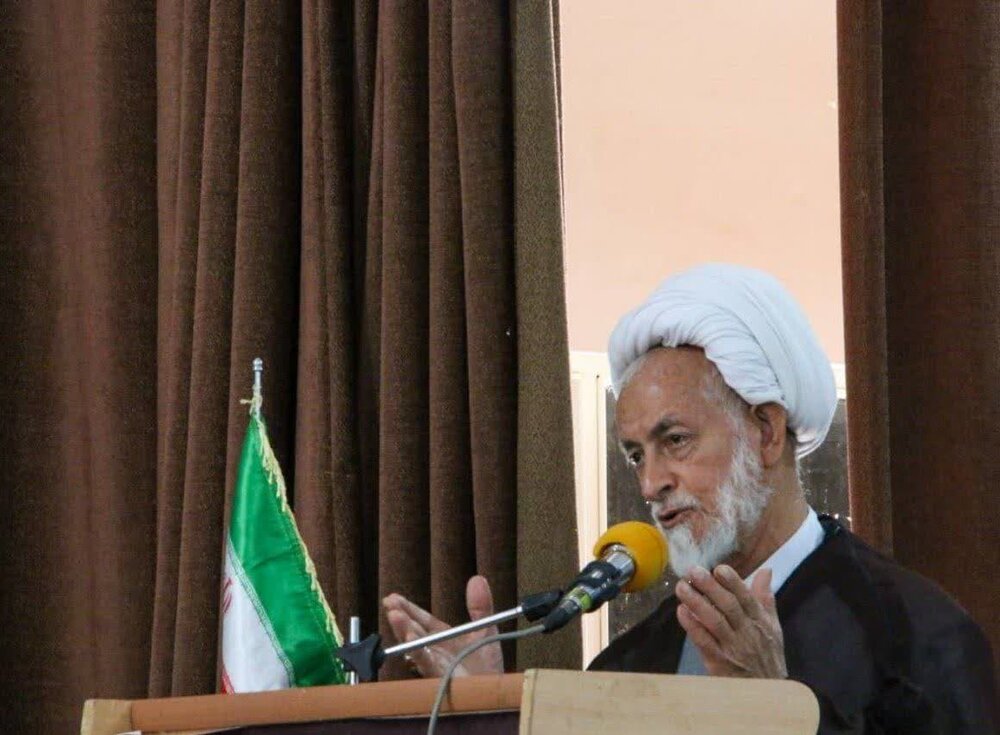 احترام به معلم، احترام به معنویت و علم است