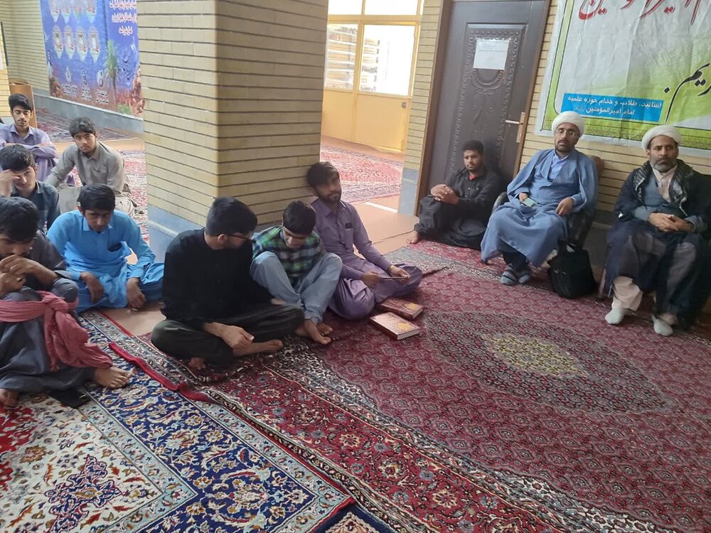 حضور ویدیو کنفرانسی طلاب مدارس علمیه ایرانشهر در همایش یکصدمین سالگرد بازتأسیس حوزه علمیه