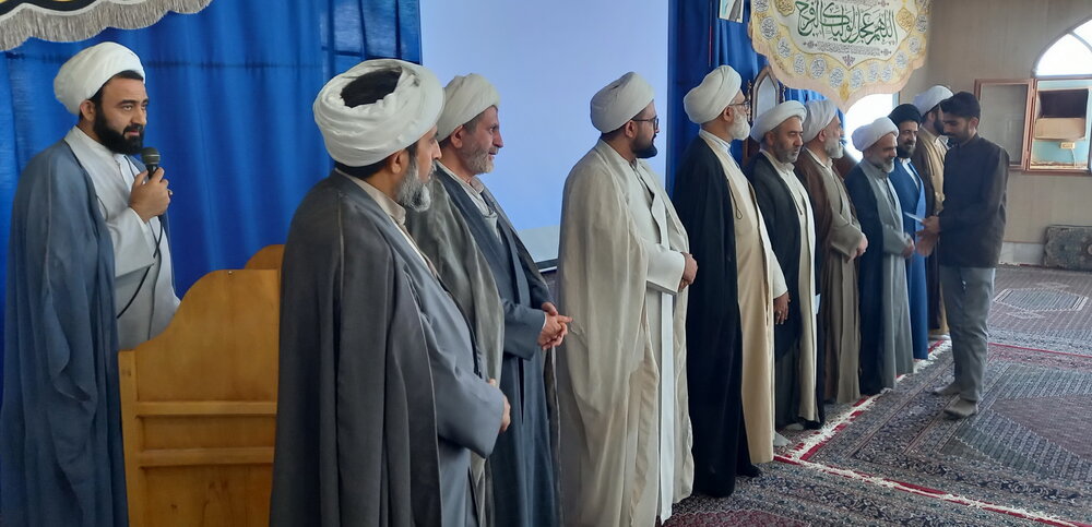 برگزیدگان المپیاد علمی طلاب مدارس علمیه منطقه کاشان تجلیل شدند