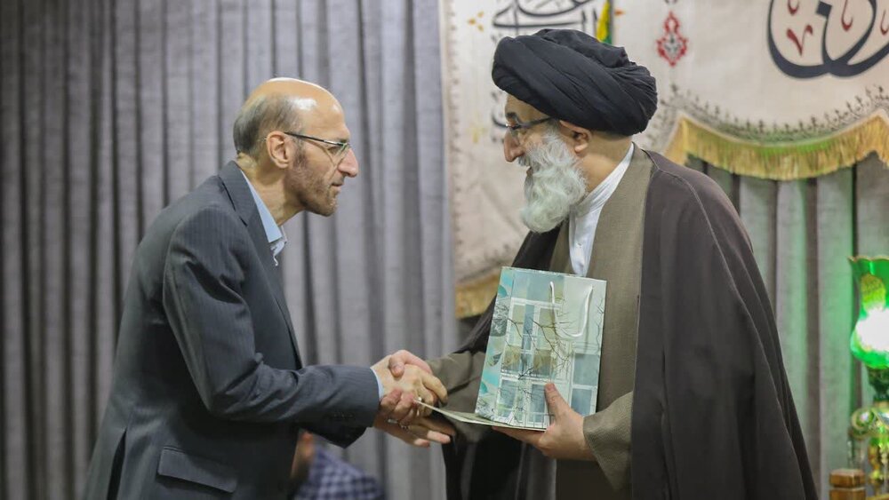 تصاویر| برگزاری مجمع ماهیانه قرآنیان البرز با حضور حجت‌الاسلام والمسلمین حسینی همدانی