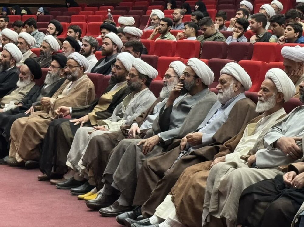تصاویر/ اجتماع حوزویان استان تهران در گرامیداشت یکصدمین سال بازتأسیس حوزه علمیه قم