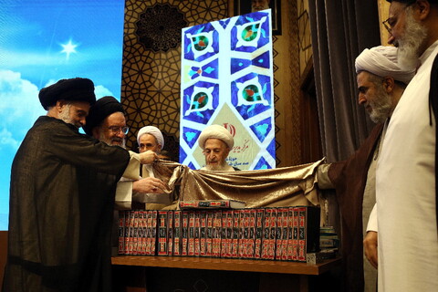 تصاویر / اختتامیه همایش بین المللی یکصدمین سالگشت بازتأسیس حوزه علمیه قم