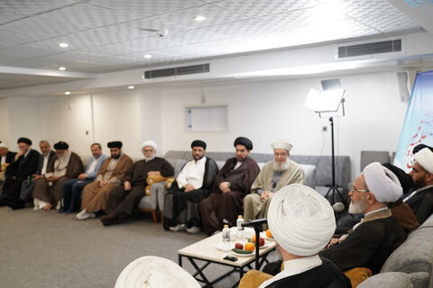 تصاویر/ دیدار مهمانان بین‌المللی همایش یکصدمین سالگشت حوزه علمیه قم با آیت‌الله اعرافی