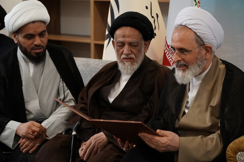 تصاویر/ دیدار مهمانان بین‌المللی همایش یکصدمین سالگشت حوزه علمیه قم با آیت‌الله اعرافی