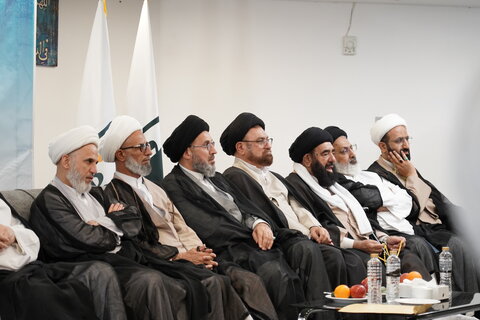 تصاویر/ دیدار مهمانان بین‌المللی همایش یکصدمین سالگشت حوزه علمیه قم با آیت‌الله اعرافی