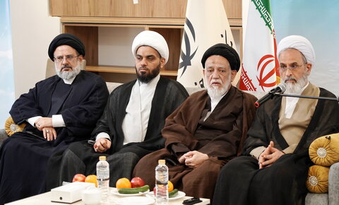 تصاویر/ دیدار مهمانان بین‌المللی همایش یکصدمین سالگشت حوزه علمیه قم با آیت‌الله اعرافی