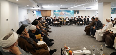 تصاویر/ دیدار مهمانان بین‌المللی همایش یکصدمین سالگشت حوزه علمیه قم با آیت‌الله اعرافی