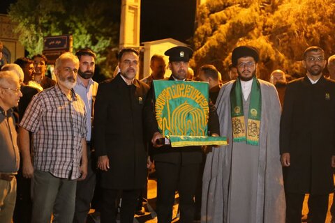 تصاویر/جشن مردمی حسینیه مزرعه خطیر نطنز از کاروان زیر سایه خورشید