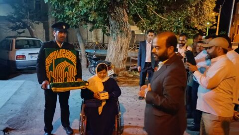 تصاویر/جشن مردمی حسینیه مزرعه خطیر نطنز از کاروان زیر سایه خورشید