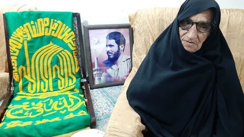 تصاویر/جشن مردمی حسینیه مزرعه خطیر نطنز از کاروان زیر سایه خورشید