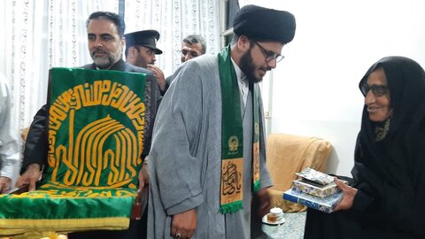 تصاویر/جشن مردمی حسینیه مزرعه خطیر نطنز از کاروان زیر سایه خورشید