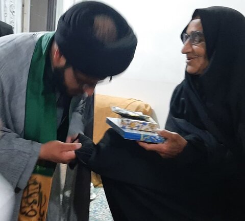 تصاویر/جشن مردمی حسینیه مزرعه خطیر نطنز از کاروان زیر سایه خورشید