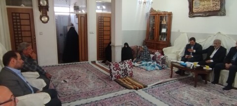 تصاویر/ تجلیل خادمیاران از خانواده « شهید سید علی شجاعی» در مراغه