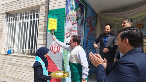 تصاویر/ تجلیل از معلمان دبیرستانهای الزهرا ( س) اسکو و شهید مطهری شهر سهند با حضور کاروان زیر سایه خورشید