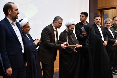 تصاویر/ مراسم گرامیداشت هفته معلم در سالن بوتراب خوی