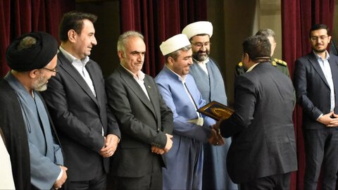 تصاویر/ مراسم تکریم و معارفه مسئول مرکزاسلامی شهرستان ماکو