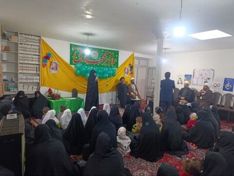 تصاویر / مراسم تجلیل از فعالان و خادمین قرآنی و شرکت کنندگان در طرح زندگی با آیه ها در شهرستان سراب