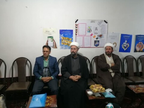 تصاویر / مراسم تجلیل از فعالان و خادمین قرآنی و شرکت کنندگان در طرح زندگی با آیه ها در شهرستان سراب