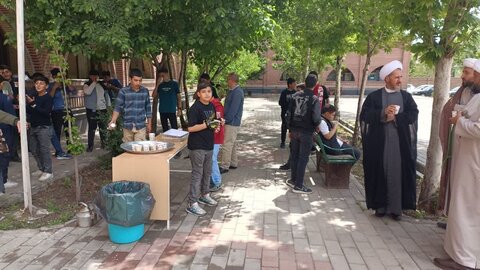 تصاویر/  بازدید دانش آموزان مدرسه شهید با هنر از مدرسه علمیه امام خمینی (ره) شهرستان خوی