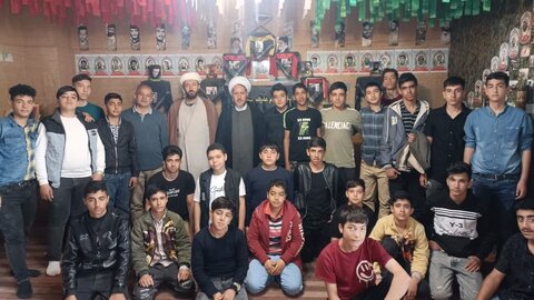 تصاویر/  بازدید دانش آموزان مدرسه شهید با هنر از مدرسه علمیه امام خمینی (ره) شهرستان خوی