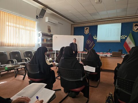 کارگاه پژوهشی پیمایش میدانی عفاف و حجاب در یزد