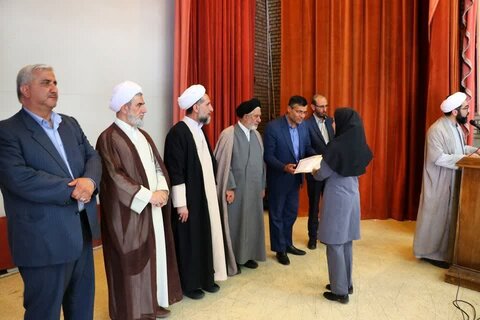 تصاویر / اجلاسیه نماز در شهرستان بویین زهرا