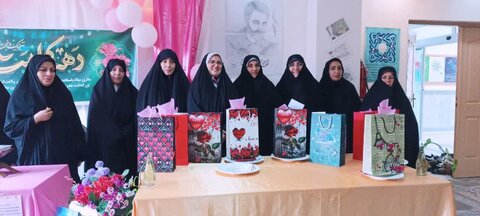 تصاویر/ مراسم تجلیل از اساتید مدرسه علمیه الزهرا (س) شاهین دژ