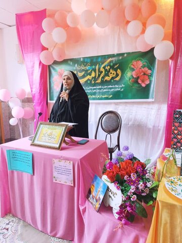 تصاویر/ مراسم تجلیل از اساتید مدرسه علمیه الزهرا (س) شاهین دژ