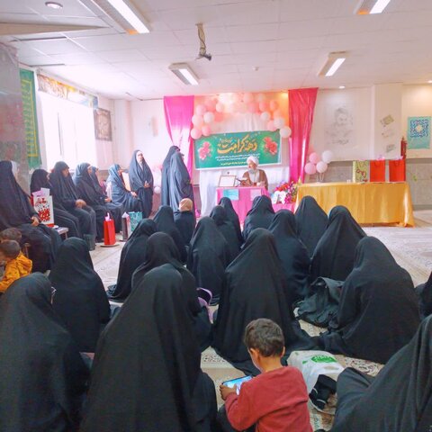 تصاویر/ مراسم تجلیل از اساتید مدرسه علمیه الزهرا (س) شاهین دژ