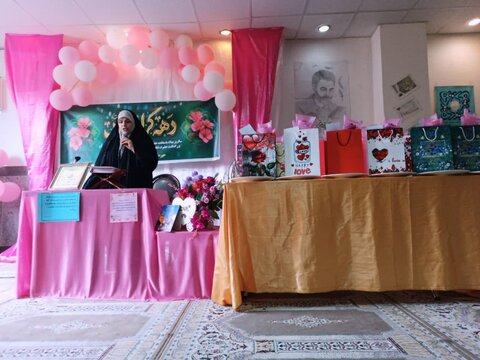 تصاویر/ مراسم تجلیل از اساتید مدرسه علمیه الزهرا (س) شاهین دژ