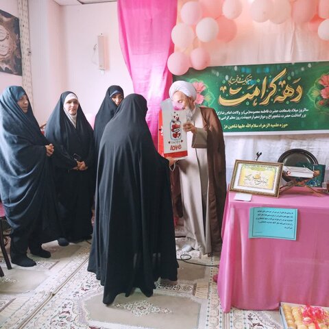 تصاویر/ مراسم تجلیل از اساتید مدرسه علمیه الزهرا (س) شاهین دژ