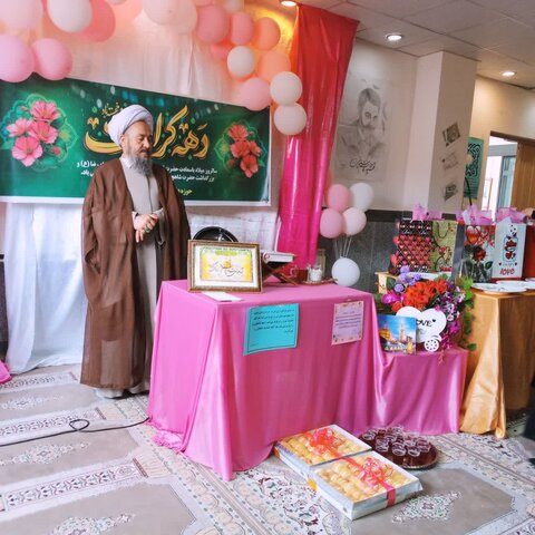 تصاویر/ مراسم تجلیل از اساتید مدرسه علمیه الزهرا (س) شاهین دژ