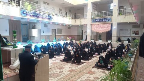 تصاویر/ جشن دهه کرامت و ولادت امام رضا (ع) در مدرسه علمیه ریحانة الرسول ارومیه