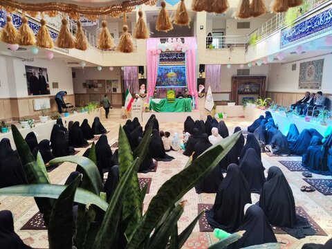 تصاویر/ جشن دهه کرامت و ولادت امام رضا (ع) در مدرسه علمیه ریحانة الرسول ارومیه