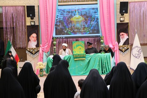 تصاویر/ جشن دهه کرامت و ولادت امام رضا (ع) در مدرسه علمیه ریحانة الرسول ارومیه