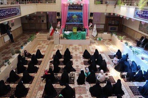 تصاویر/ جشن دهه کرامت و ولادت امام رضا (ع) در مدرسه علمیه ریحانة الرسول ارومیه