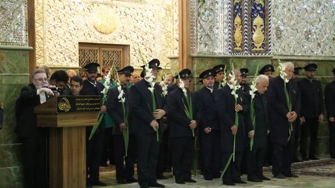 تصاویر|مراسم آئینی گلباران در جمع خادمین حرم خواهر امام رضا(ع)