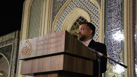 تصاویر|مراسم آئینی گلباران در جمع خادمین حرم خواهر امام رضا(ع)