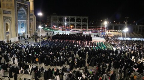 تصاویر|مراسم آئینی گلباران در جمع خادمین حرم خواهر امام رضا(ع)